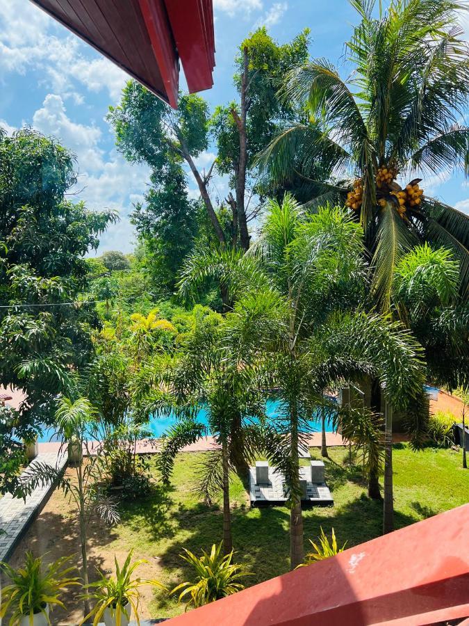 White Land City Hotel Dambulla Exterior foto